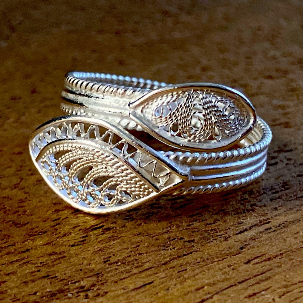 Sterling Silver Bypass Leaf Design Filigree Ring